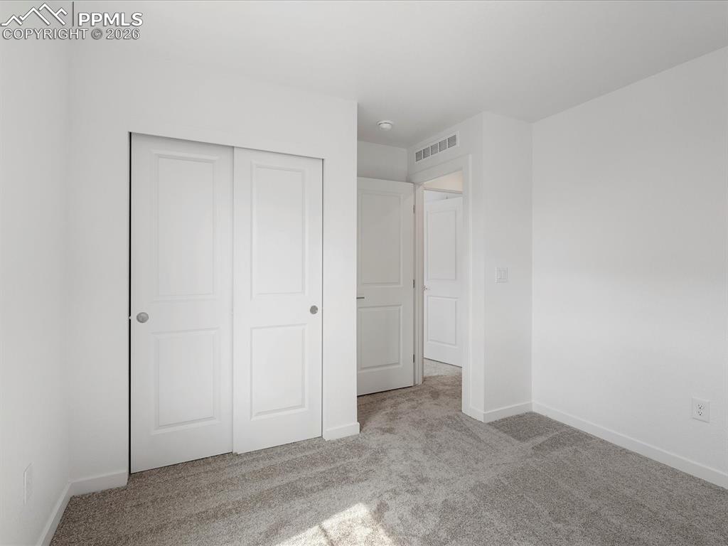 Image 10 of 16: Bedroom