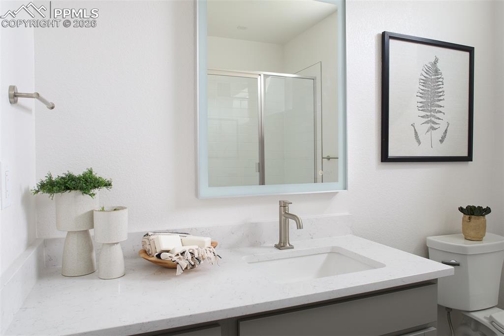 Image 14 of 16: Bathroom