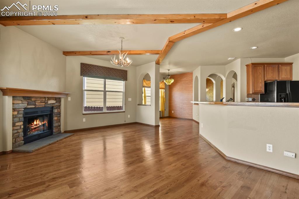 Image 23 of 49: Living Room