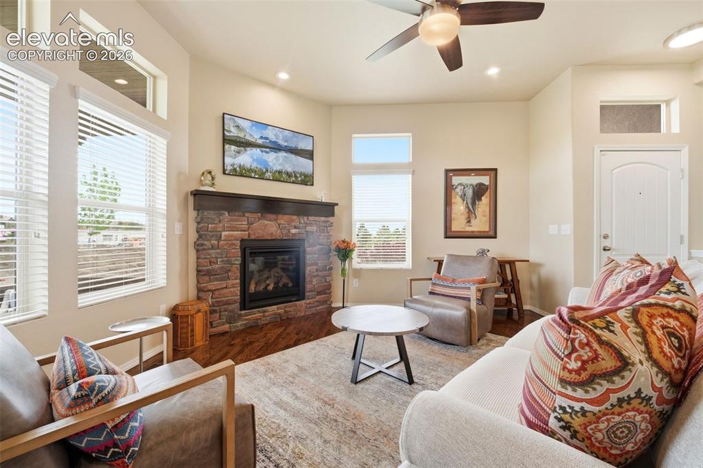 Image 4 of 40: Living Room
