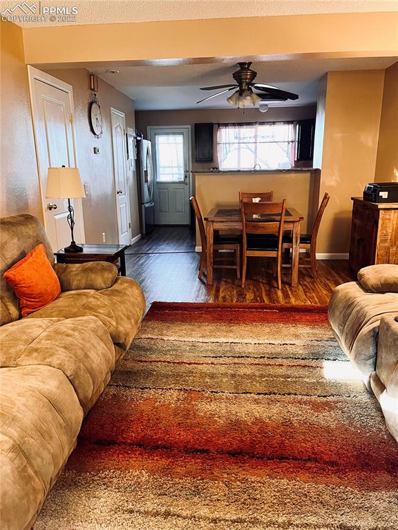 Listing 7483284, Image 3 of 33