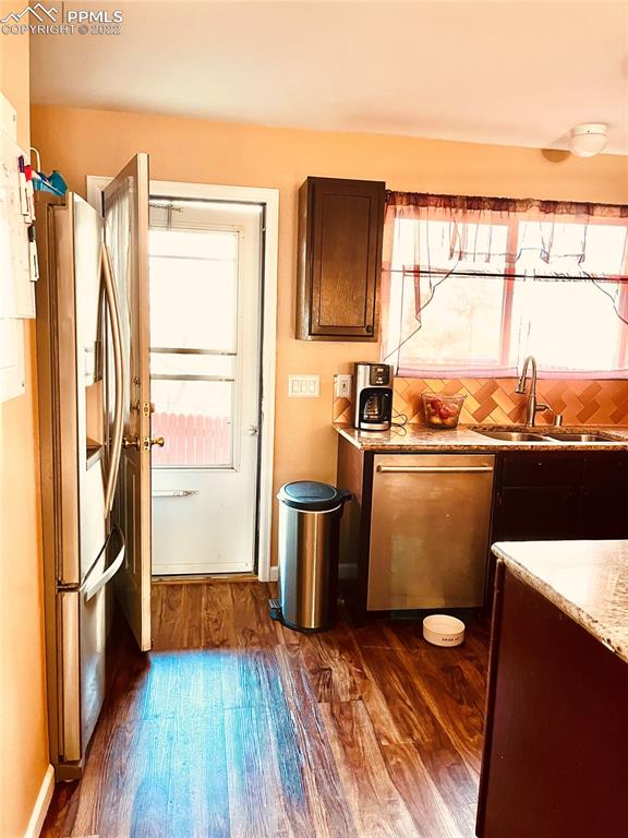 Listing 7483284, Image 4 of 33
