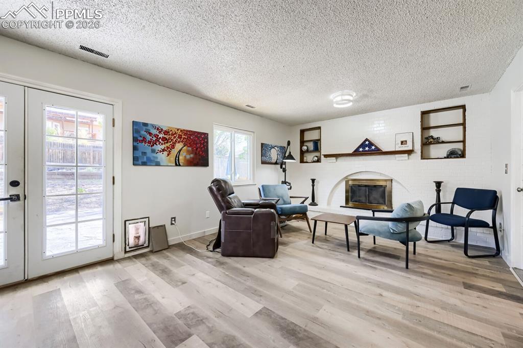 Image 13 of 27: Family Room