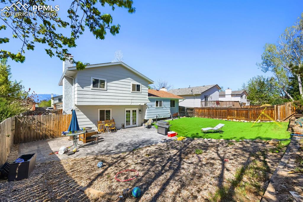 Image 26 of 27: Back of Structure