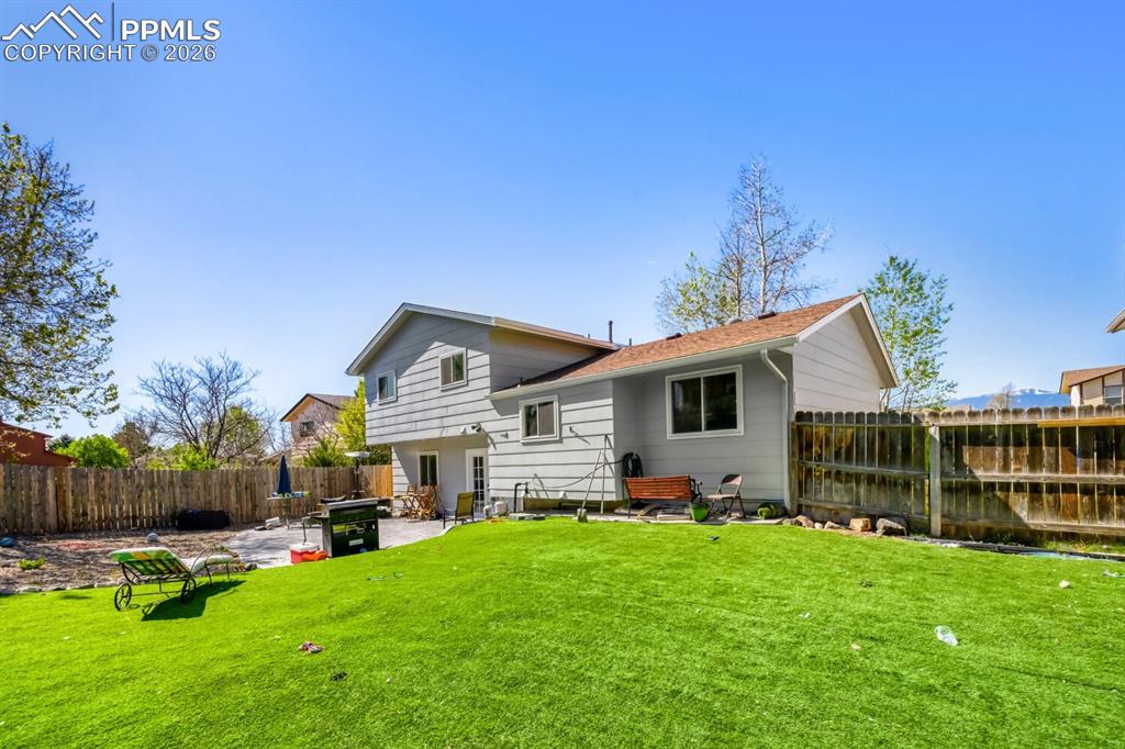 Image 27 of 27: Back of Structure