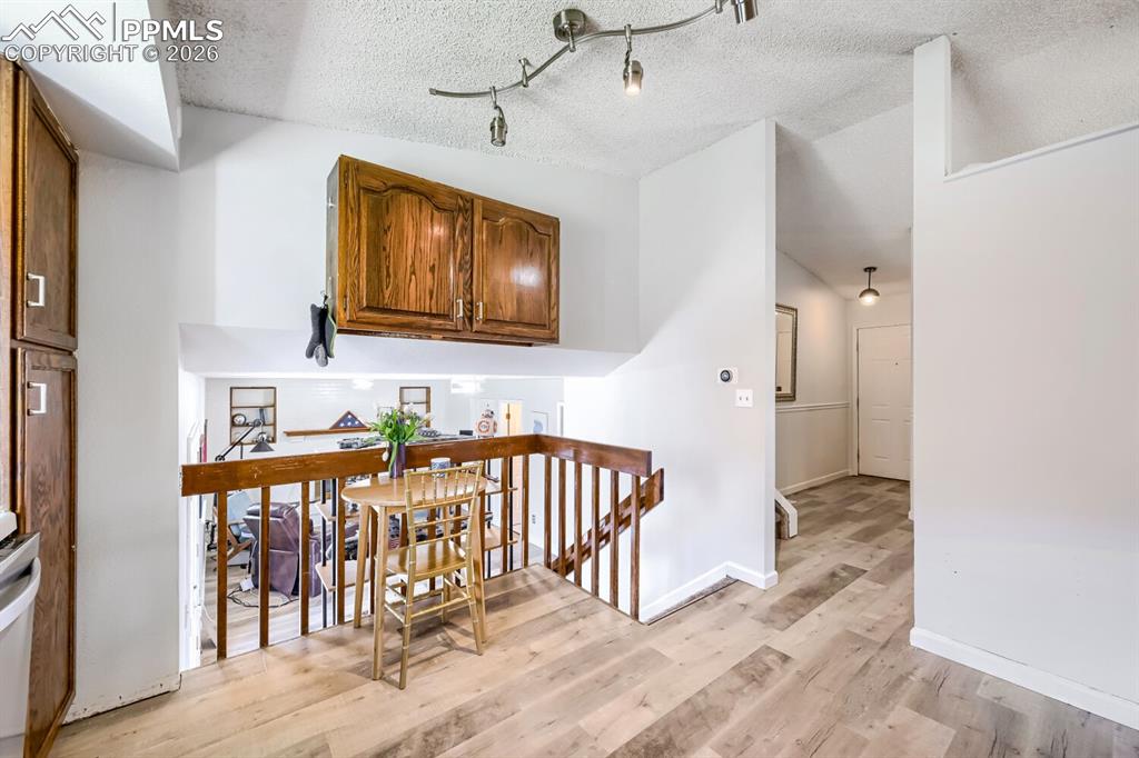 Image 4 of 27: Dining Area