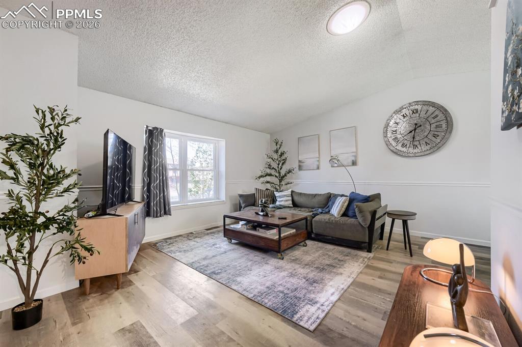 Image 5 of 27: Living Room