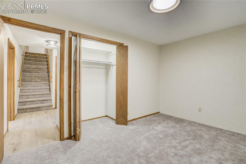 Image 19 of 33: Bedroom
