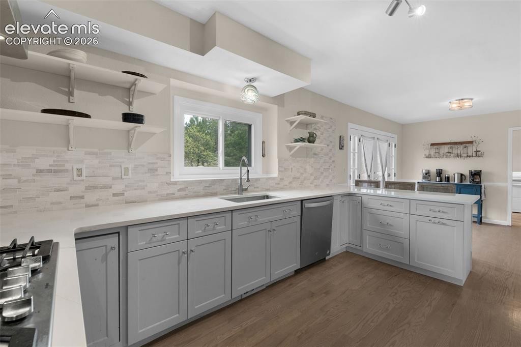 Image 7 of 39: Kitchen