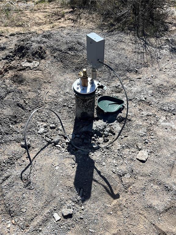 Image 8 of 12: Exterior view