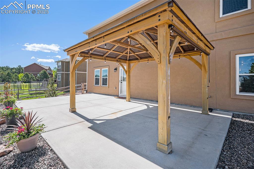 Image 42 of 44: Enjoy BBQs in the shade.