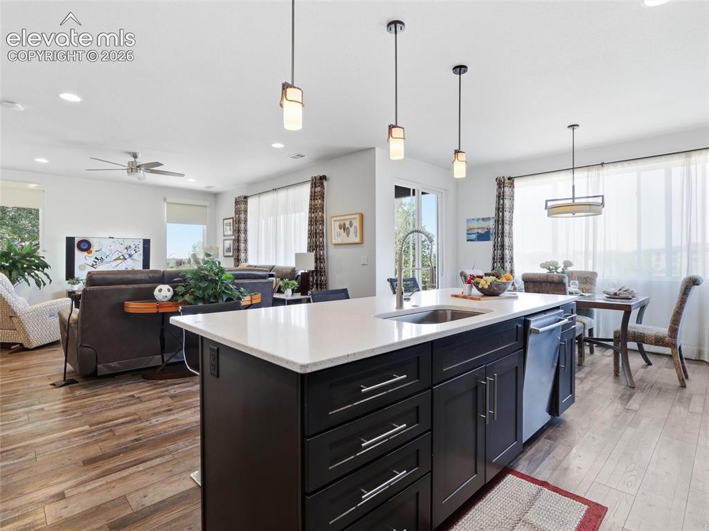 Image 10 of 45: Kitchen