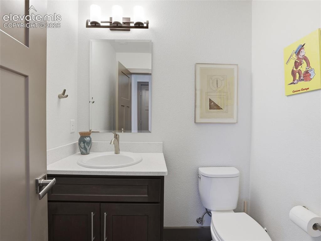 Image 16 of 45: Bathroom