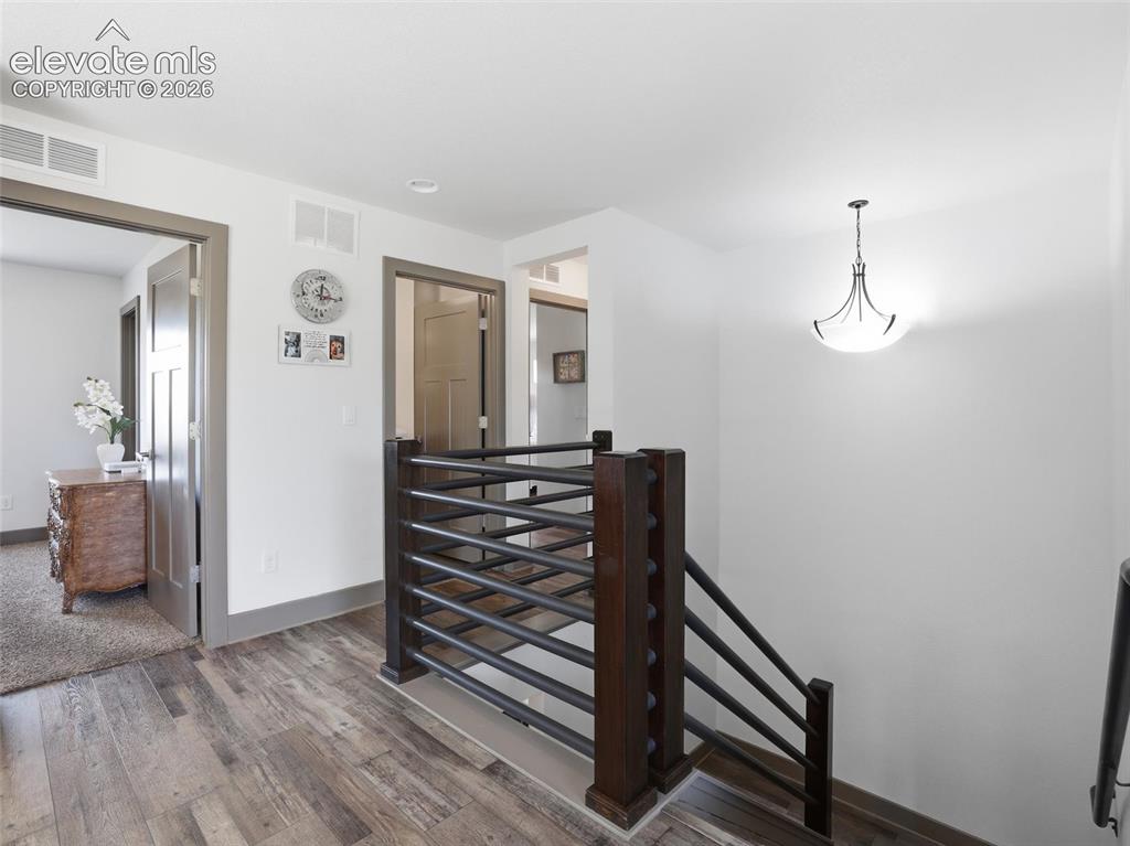 Image 19 of 45: Loft