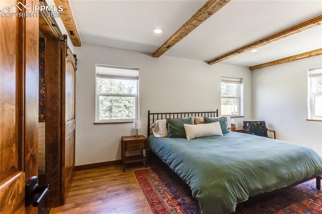 Image 13 of 48: Dining Area