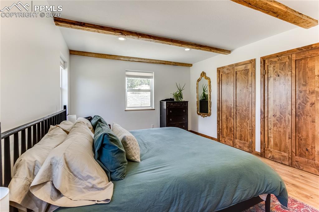 Image 15 of 48: Kitchen