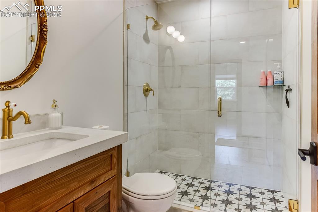 Image 23 of 48: Master Bathroom