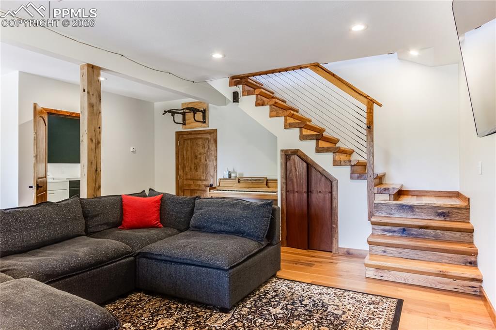 Image 28 of 48: Sitting Room