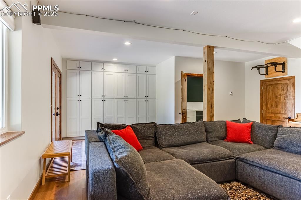 Image 31 of 48: Hallway