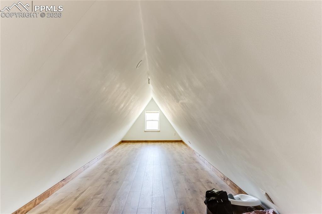 Image 34 of 48: Family Room