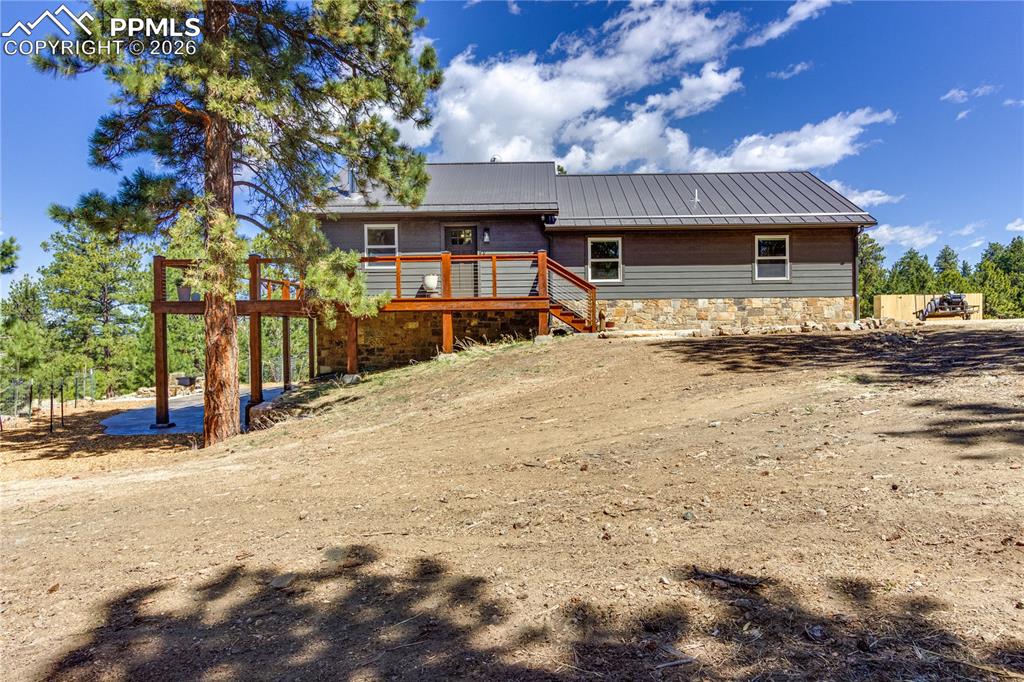 Image 42 of 48: Patio