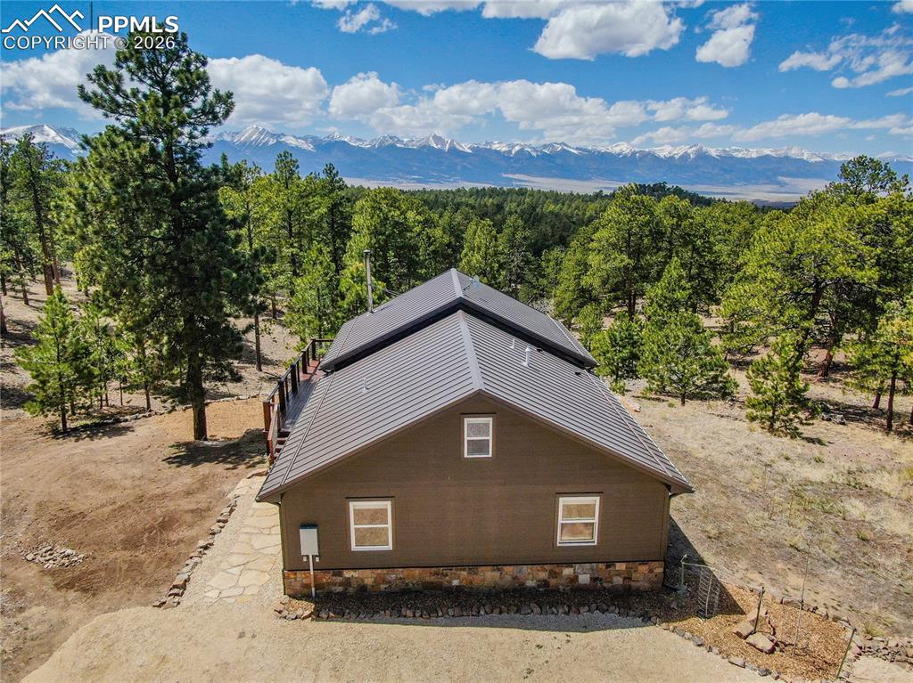 Image 46 of 48: Deck