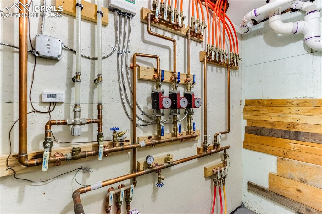 Image 48 of 48: Back of Structure