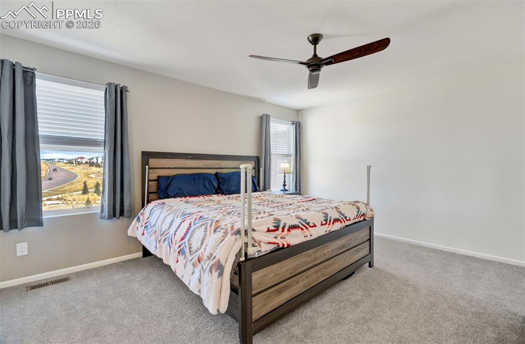 Image 14 of 44: Bedroom