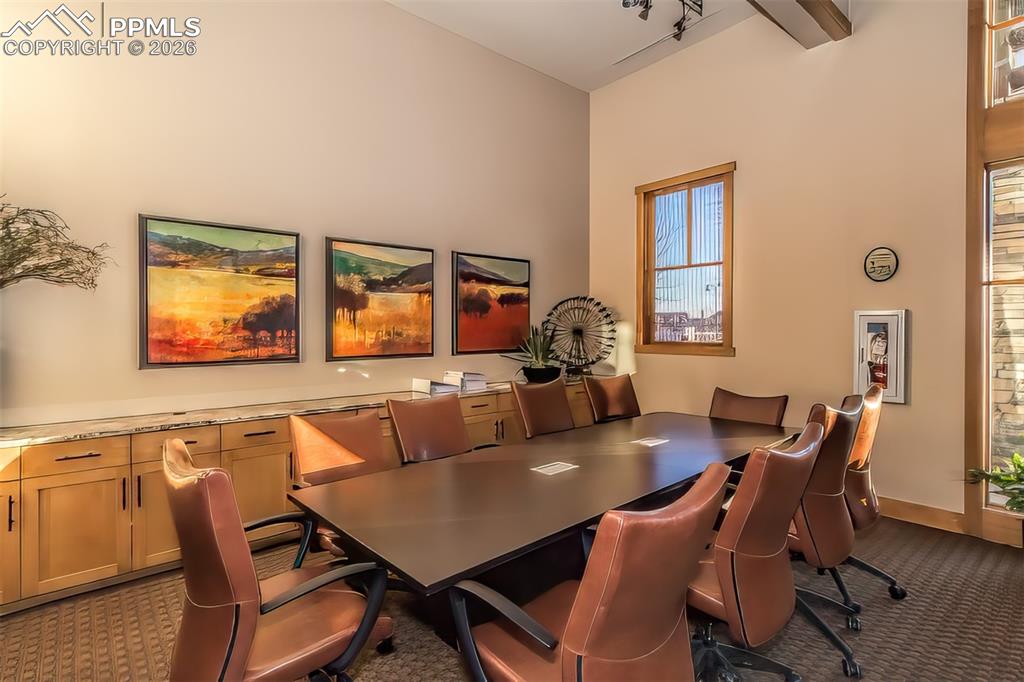 Image 41 of 44: Office