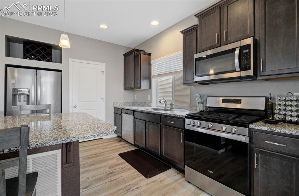 Image 8 of 44: Kitchen