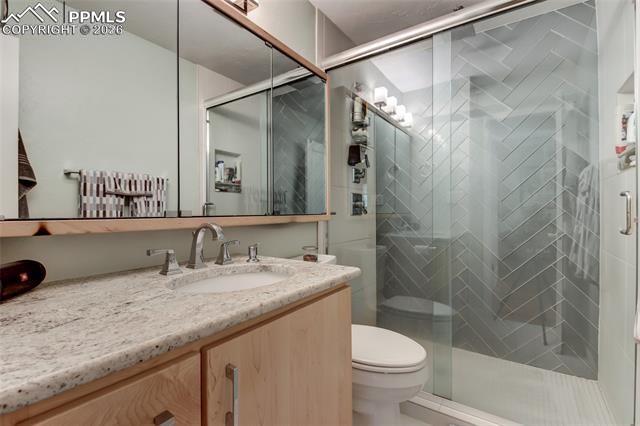 Image 13 of 23: Bathroom