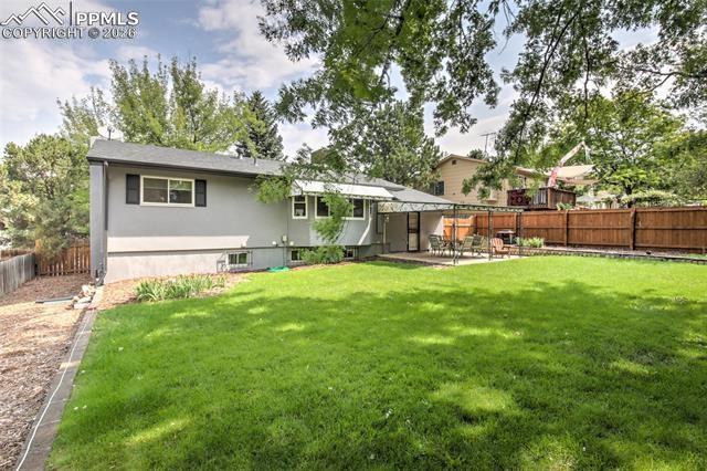 Image 20 of 23: Back of Structure