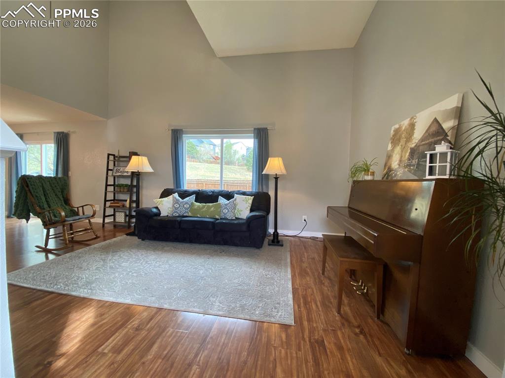 Image 3 of 34: With a popular floor plan