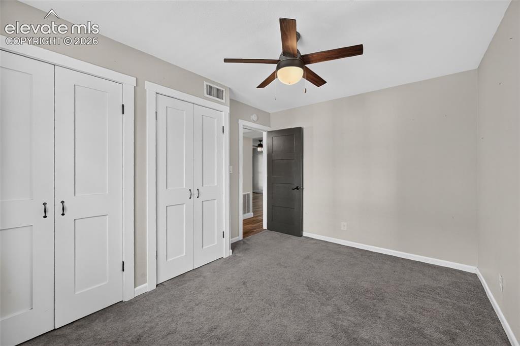 Image 18 of 26: Bedroom