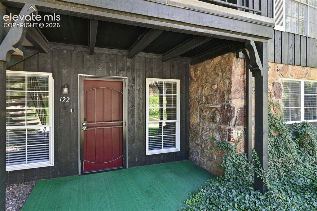 Image 5 of 26: Entry
