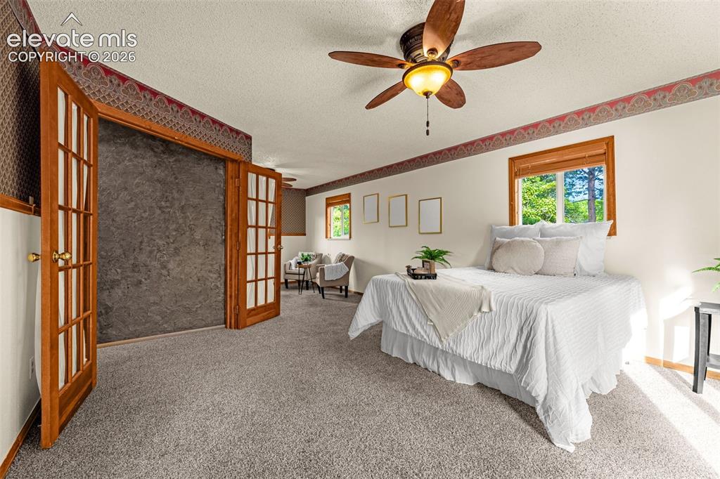 Image 18 of 46: Bedroom