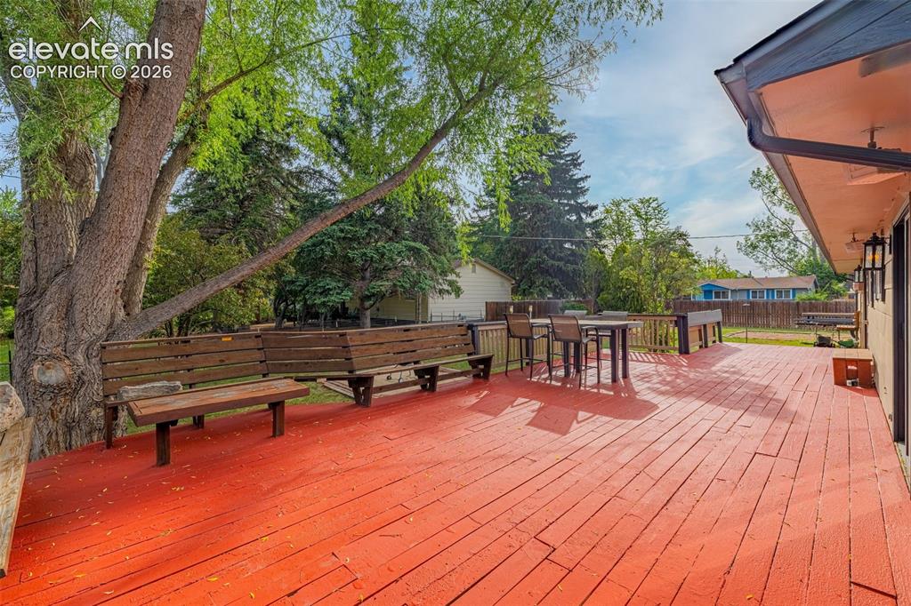 Image 43 of 46: Deck