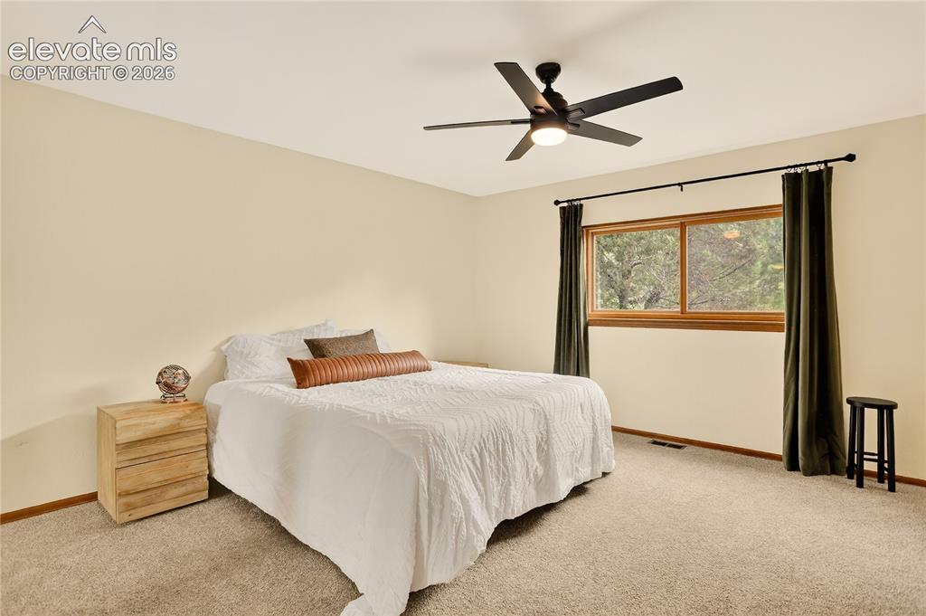 Image 10 of 21: Primary en-suite bath