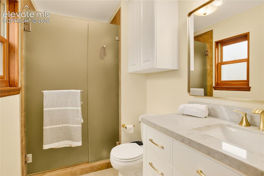 Image 11 of 21: Bedroom 2 - upper level