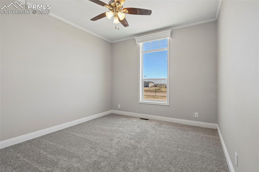 Image 17 of 34: Bedroom