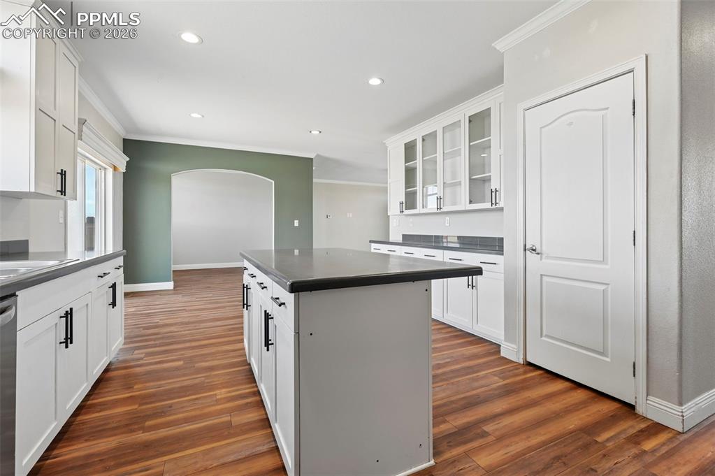 Image 3 of 34: Kitchen