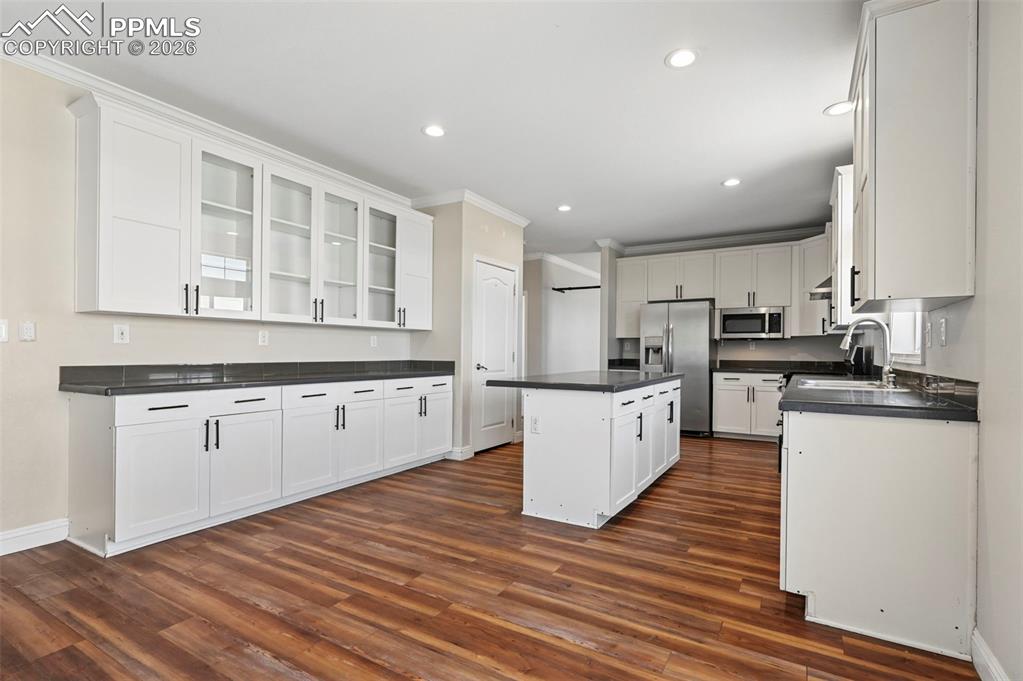 Image 6 of 34: Kitchen