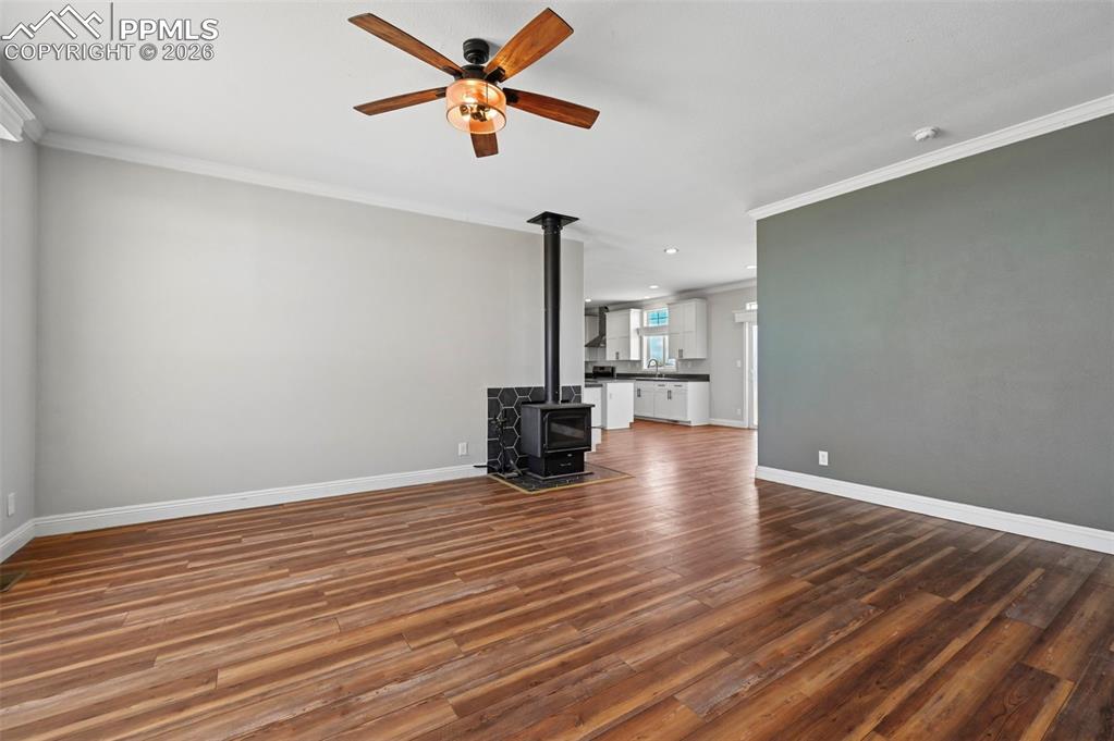 Image 7 of 34: Living Room