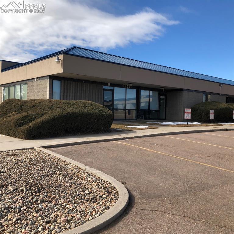 Image 8 of 31: View of building exterior