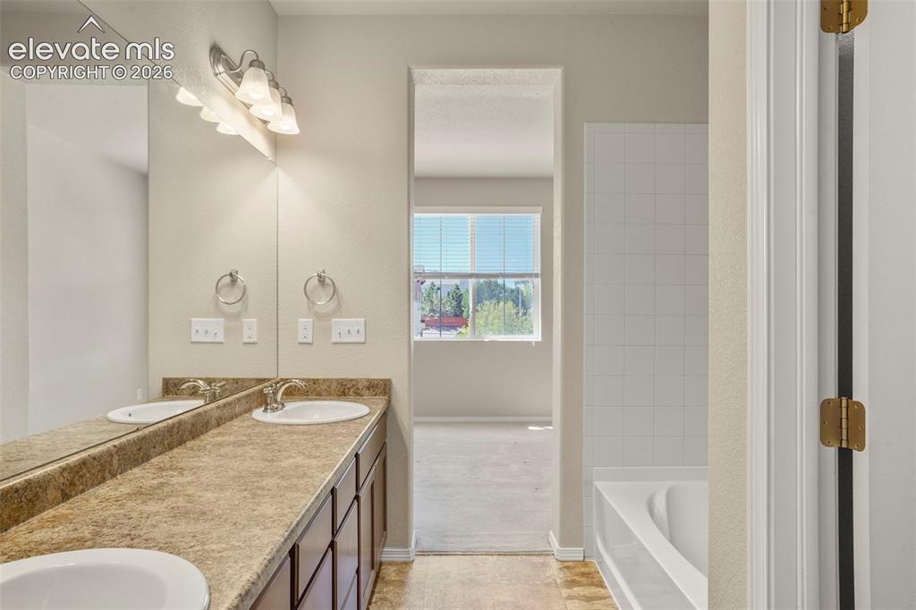 Image 10 of 29: Bathroom