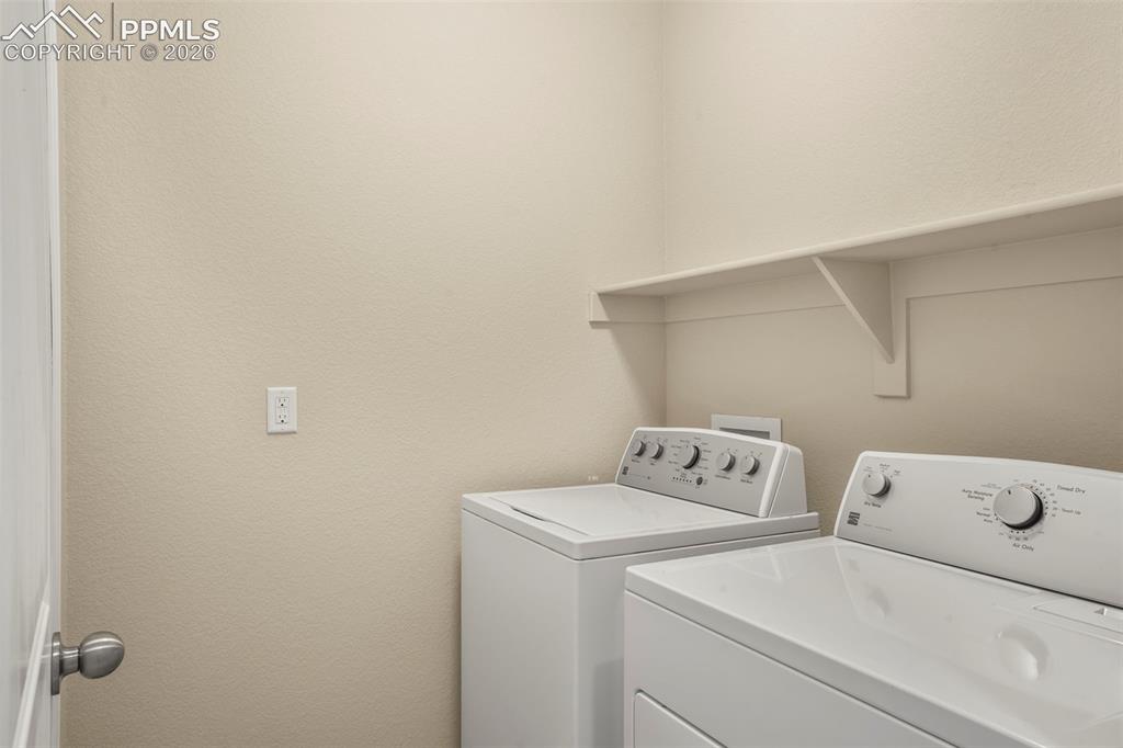 Image 17 of 30: Laundry