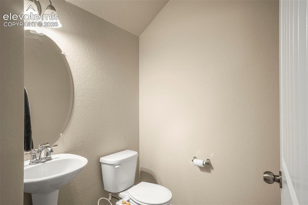 Image 22 of 29: Bathroom