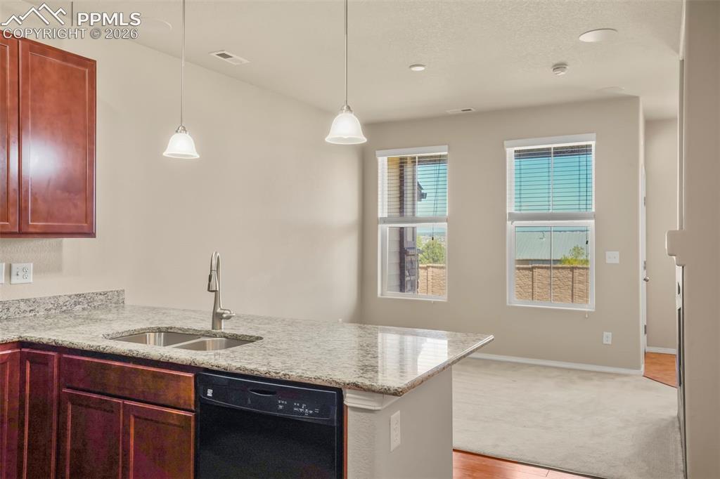Image 6 of 30: Kitchen