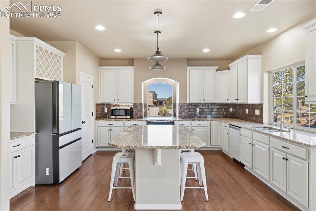 Image 12 of 48: Kitchen