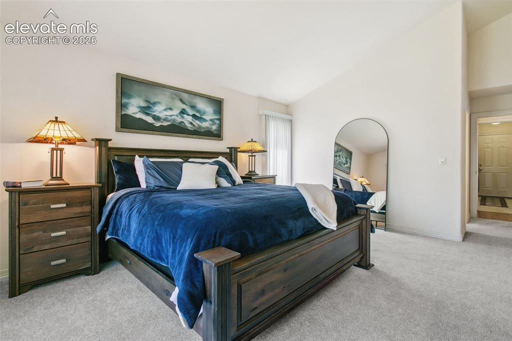 Image 16 of 27: Bedroom